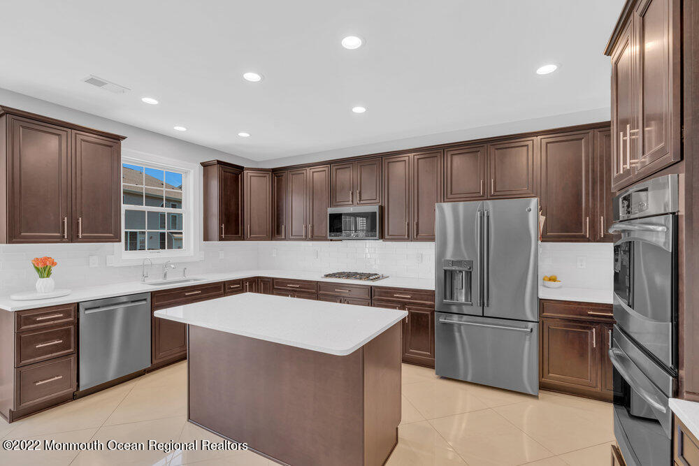 22 Bristol Road Manalapan, NJ 07726 - Photo 41 of 115 040_dsc08620
