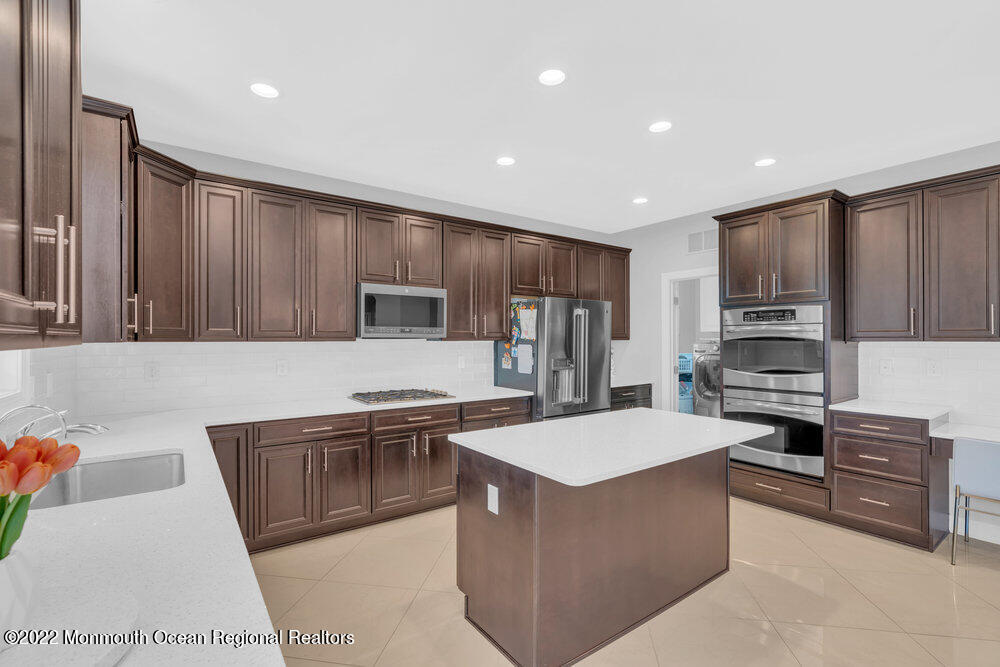 22 Bristol Road Manalapan, NJ 07726 - Photo 46 of 115 045_dsc08650