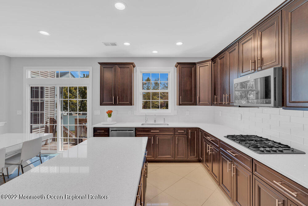 22 Bristol Road Manalapan, NJ 07726 - Photo 47 of 115 046_dsc08655