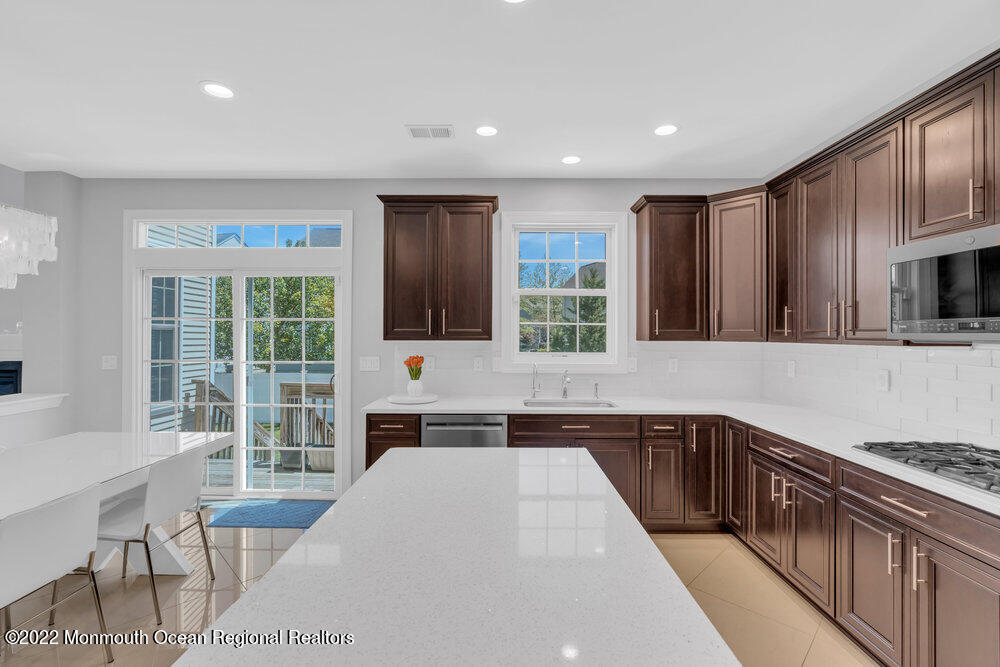 22 Bristol Road Manalapan, NJ 07726 - Photo 48 of 115 047_dsc08660