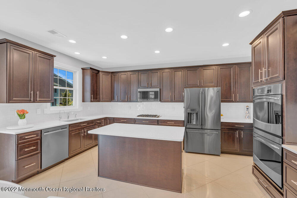 22 Bristol Road Manalapan, NJ 07726 - Photo 49 of 115 048_dsc08670
