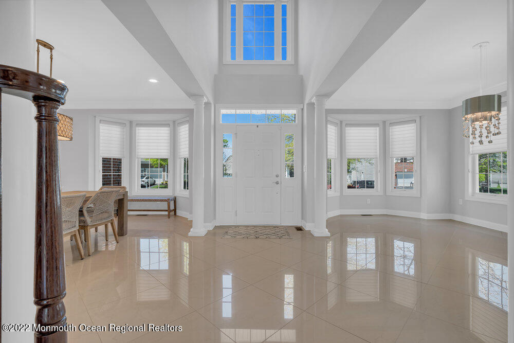 22 Bristol Road Manalapan, NJ 07726 - Photo 8 of 115 007_dsc08425