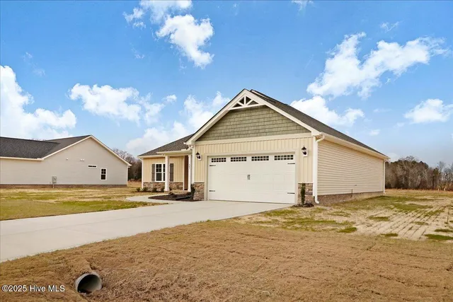 $294,900 | 307 Creeks Edge Drive, Pikeville, NC 27863