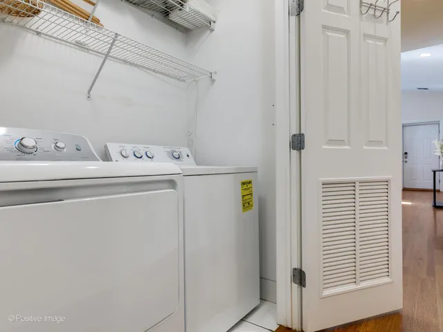 $449,900 | 608 Hinman Avenue, Unit 4S, Evanston, IL 60202