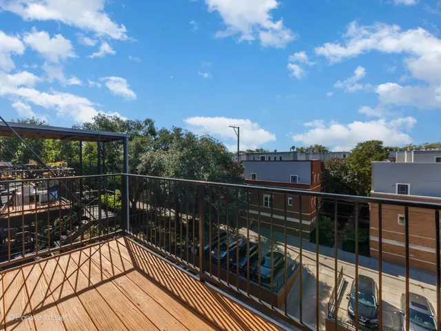 $449,900 | 608 Hinman Avenue, Unit 4S, Evanston, IL 60202