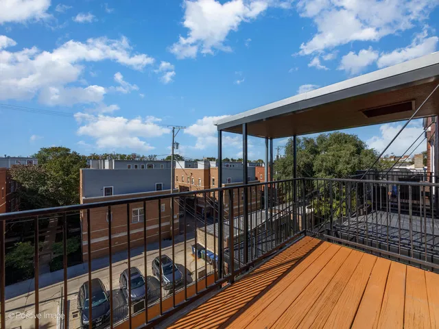 $449,900 | 608 Hinman Avenue, Unit 4S, Evanston, IL 60202