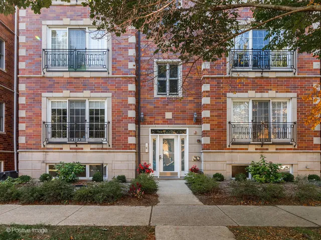 $449,900 | 608 Hinman Avenue, Unit 4S, Evanston, IL 60202