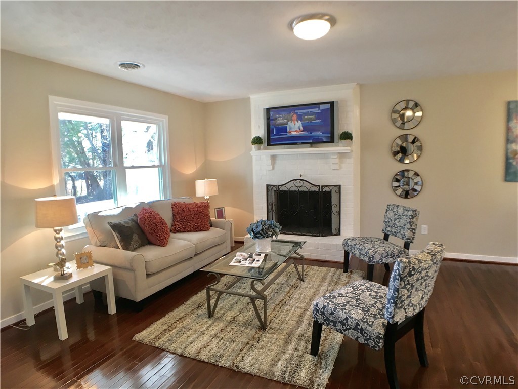 1376 Burning Tree Road Henrico, VA 23231 - Photo 4 of 34 Gallery Image 4