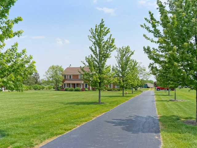7831 Patterson Road Hilliard, OH 43026 - Photo 2 of 25