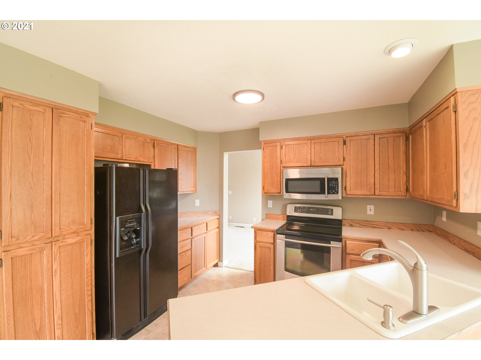 242 73rd Place Springfield, OR 97478 - Photo 10 of 32