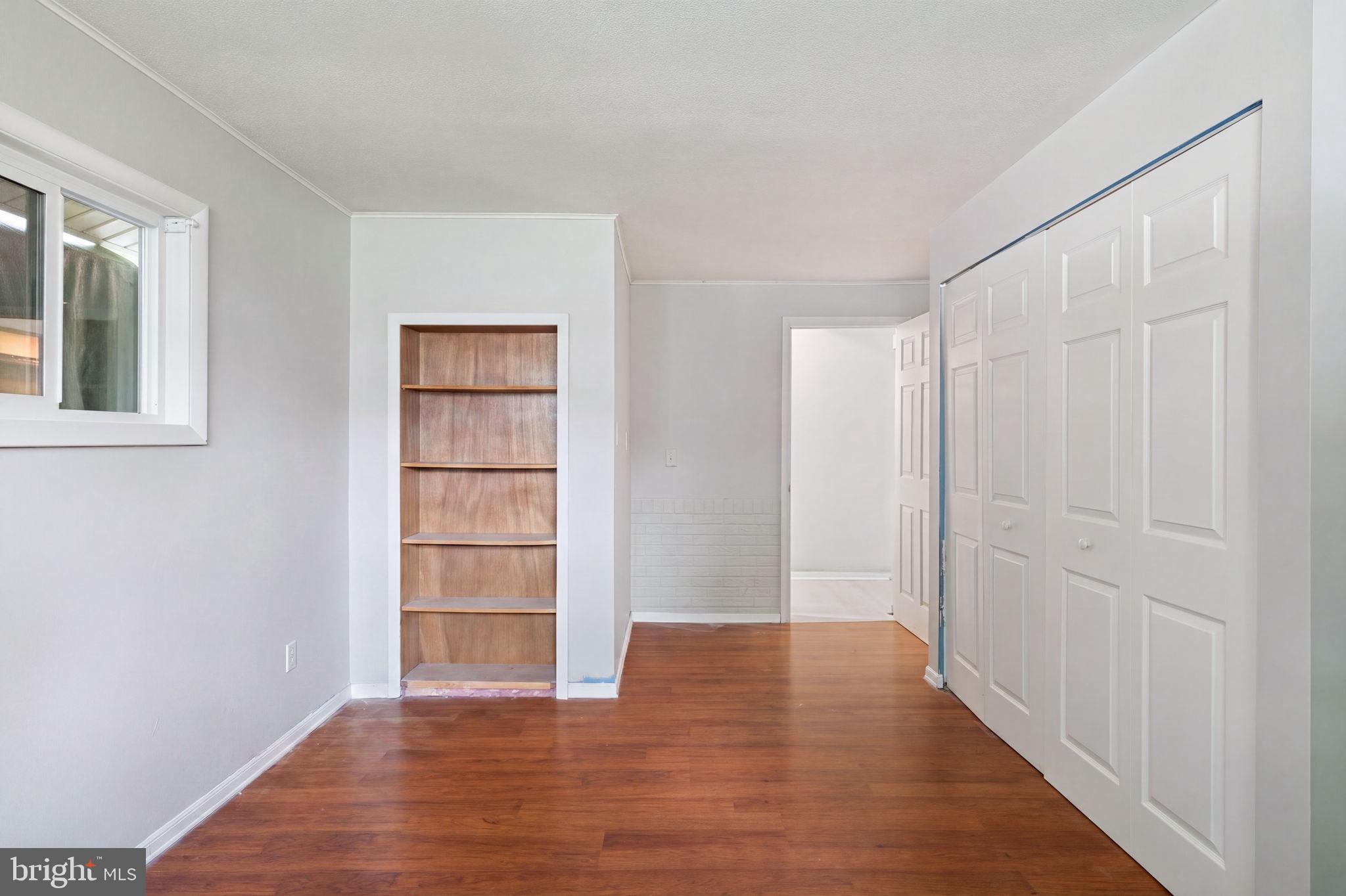 4526 Roundhill Road Alexandria, VA 22310 - Photo 38 of 53 Built in bookshelves