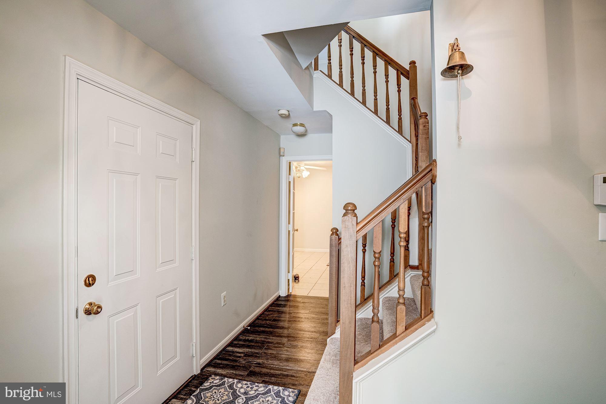 302 Rangers Way Southeast Leesburg, VA 20175 - Photo 33 of 42 Lower level entryway