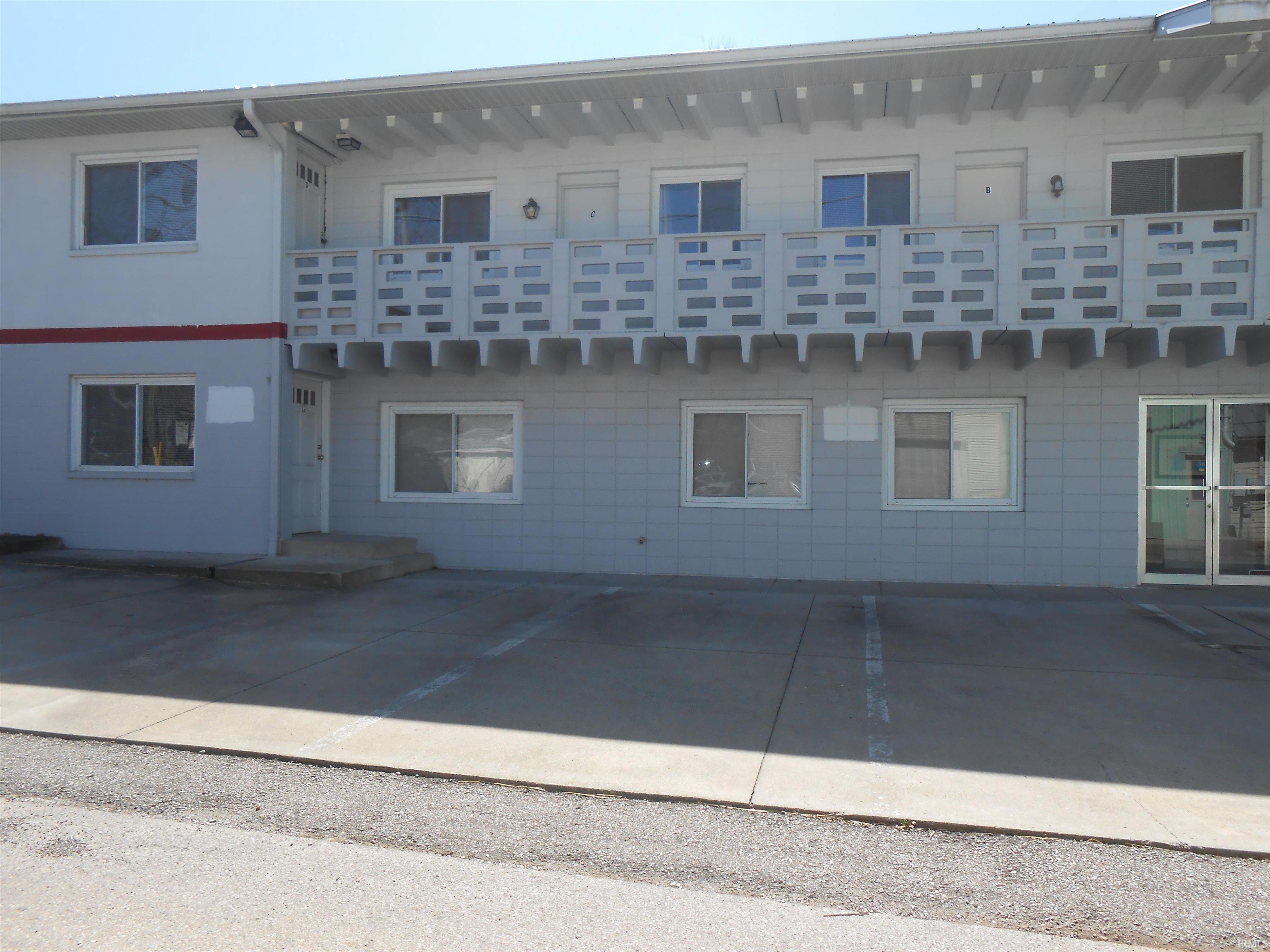 339 South Lincoln Street, Unit E Bloomington, IN 47401 - Photo 3 of 6