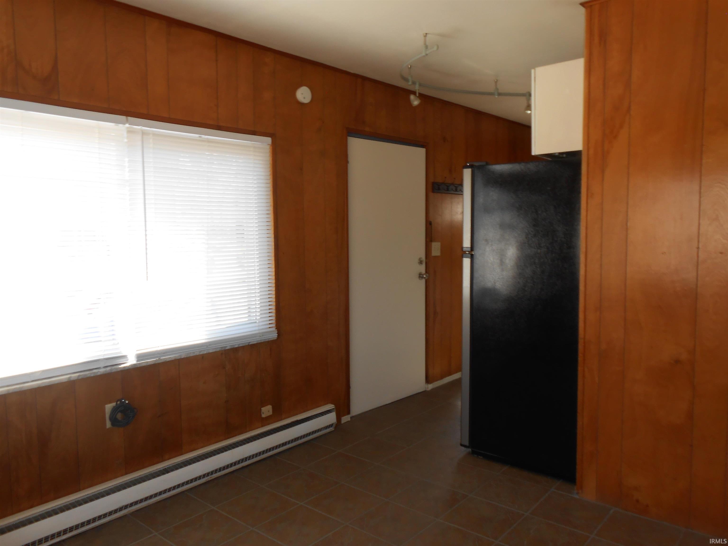 339 South Lincoln Street, Unit E Bloomington, IN 47401 - Photo 4 of 6