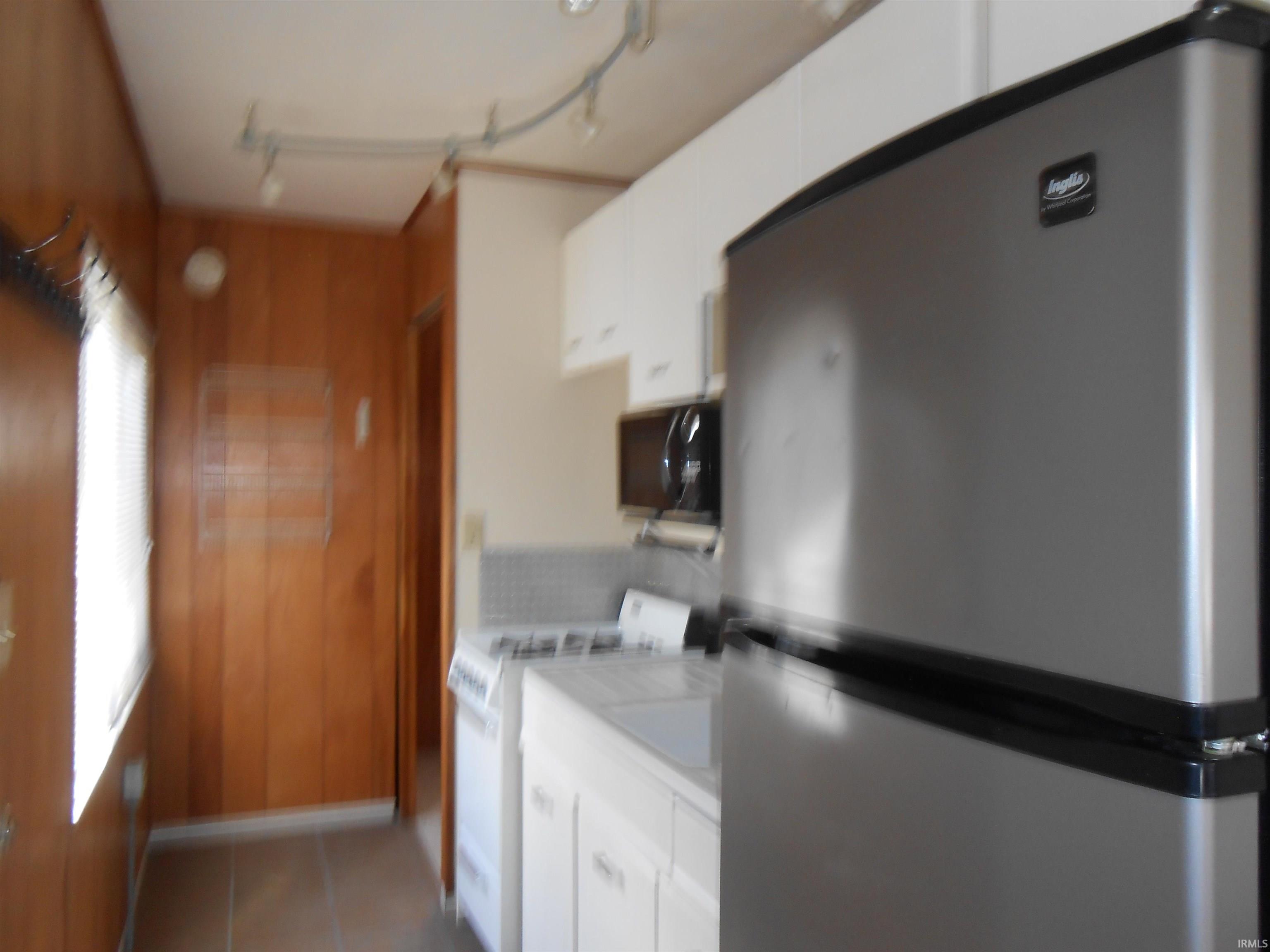 339 South Lincoln Street, Unit E Bloomington, IN 47401 - Photo 5 of 6
