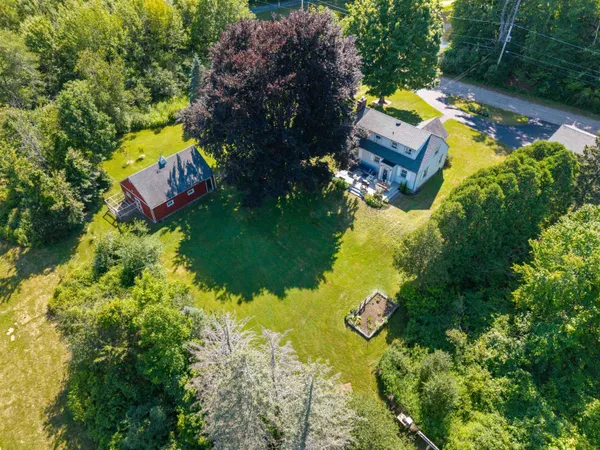 $699,000 | 10 Old Amesbury Road, Kensington, NH 03833