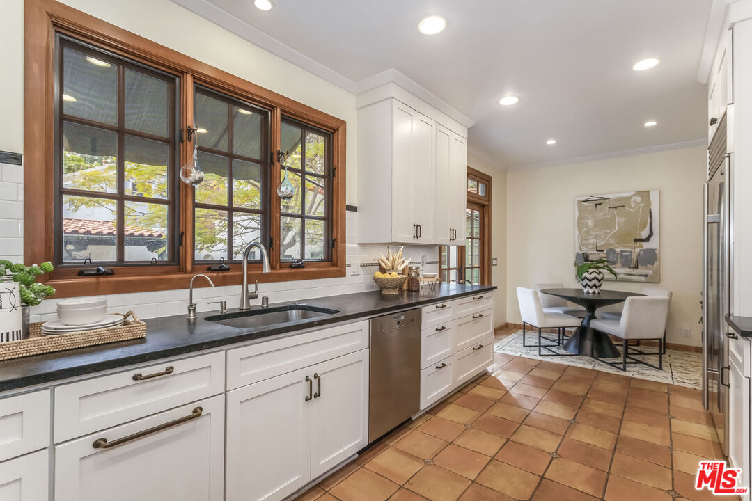 203 24th Street Santa Monica, CA 90402 - Photo 28 of 75