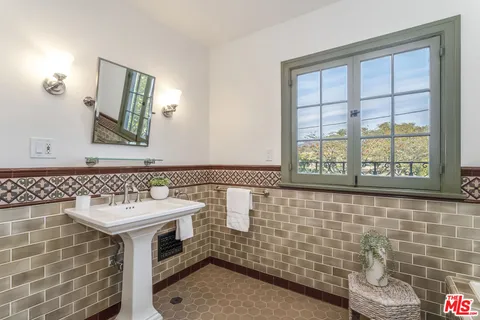 $4,997,000 | 203 24th Street, Santa Monica, CA 90402