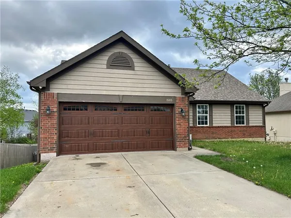 $375,000 | 1505 Ashton Drive, Liberty, MO 64068