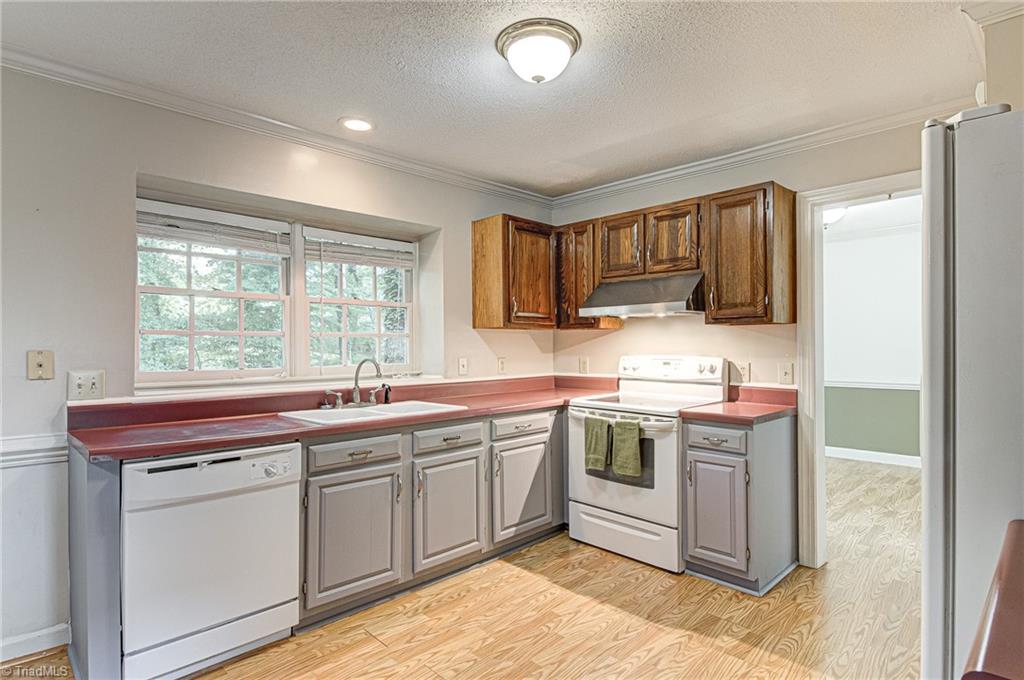 5 Spring Oak Court Greensboro, NC 27410 - Photo 14 of 35 Gallery Image 14