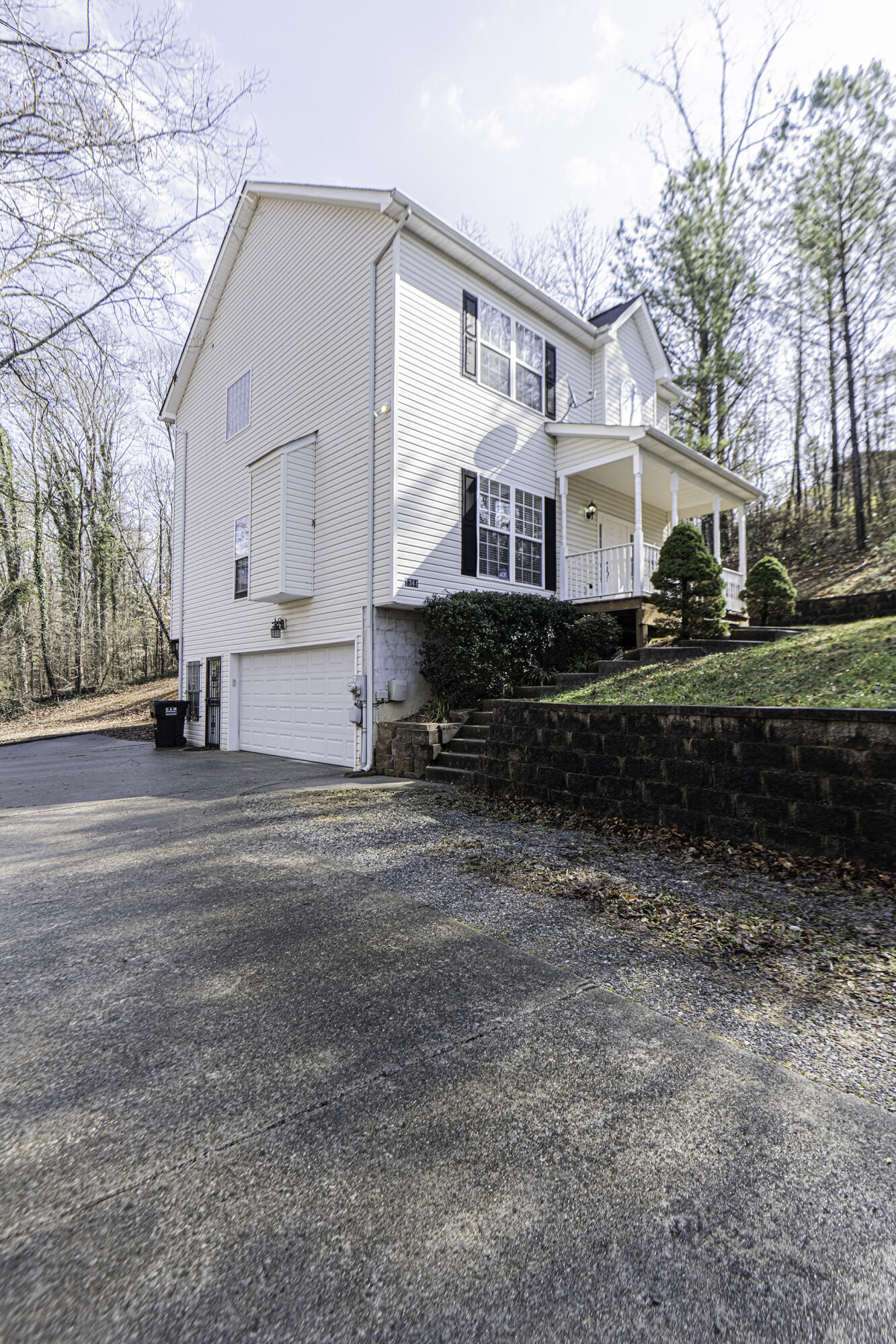 1344 Springview Drive Chattanooga, TN 37421 - Photo 2 of 29 KHP02 (39)