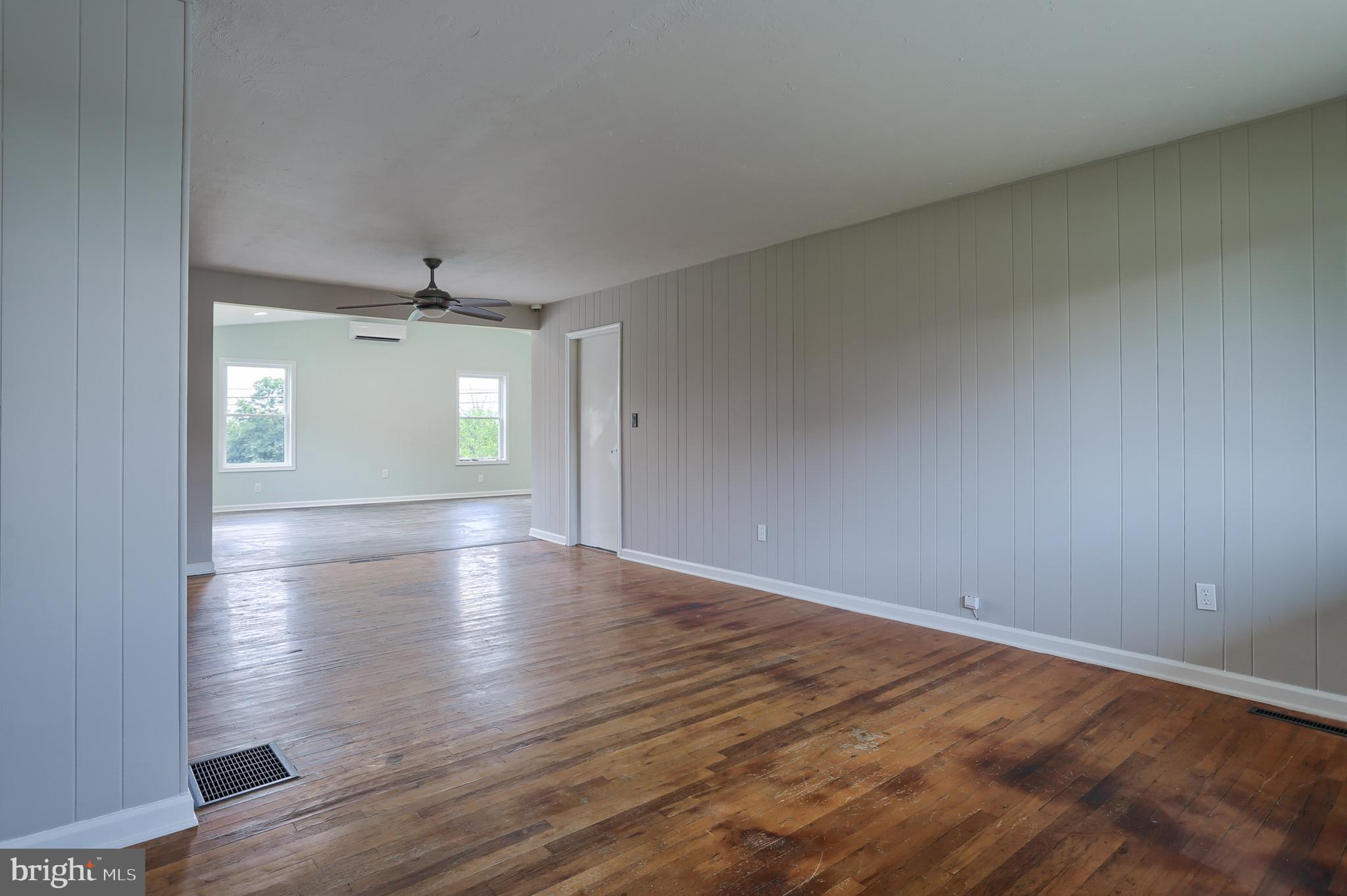 327 Schoolhouse Road Middletown, PA 17057 - Photo 4 of 31 Gallery Image 4