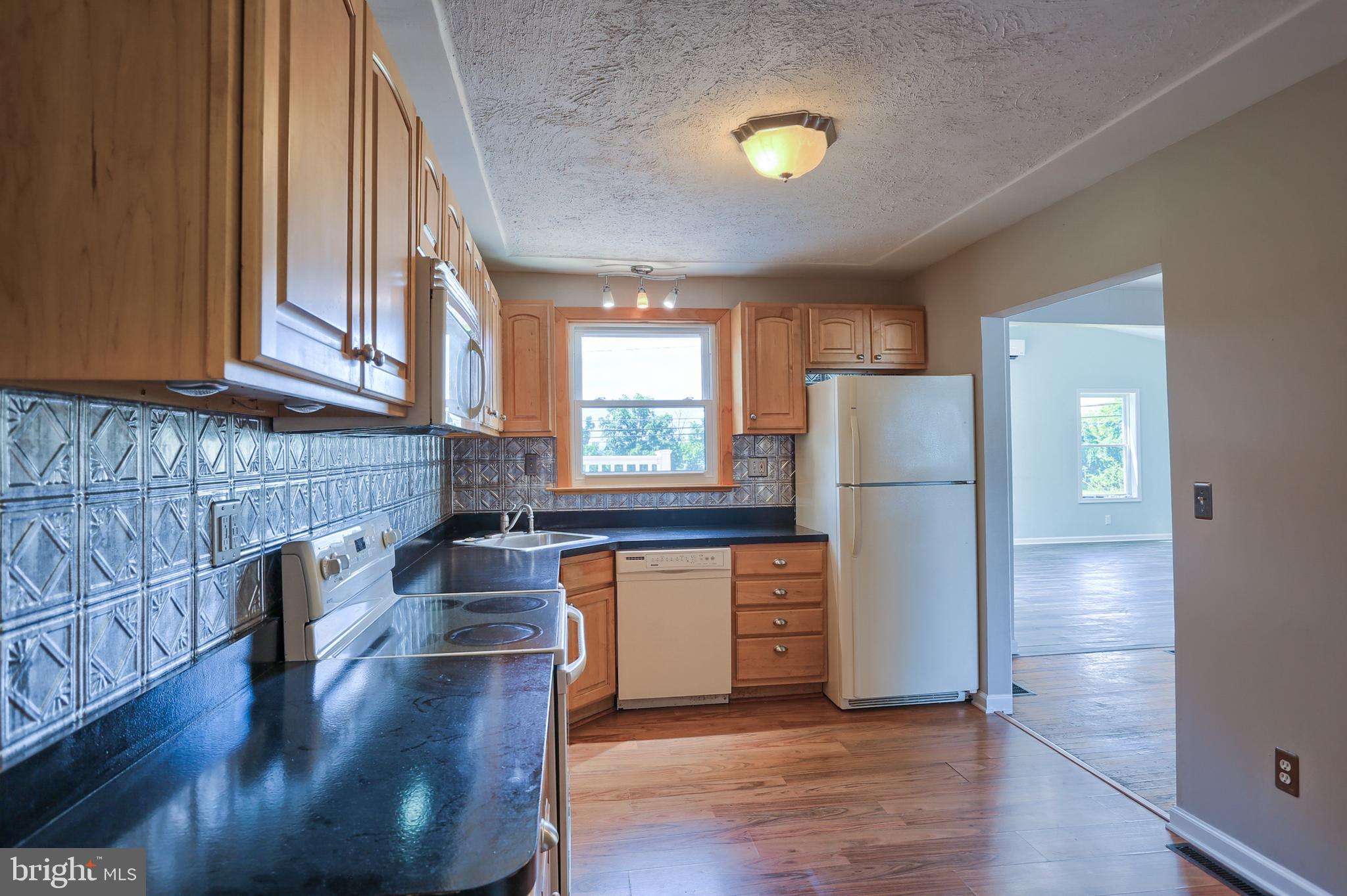 327 Schoolhouse Road Middletown, PA 17057 - Photo 10 of 31 Gallery Image 10