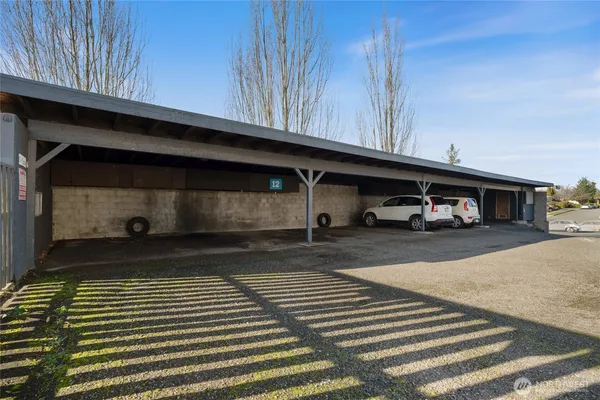 $229,000 | 7322 19th Street West, Unit 8A, Tacoma, WA 98466