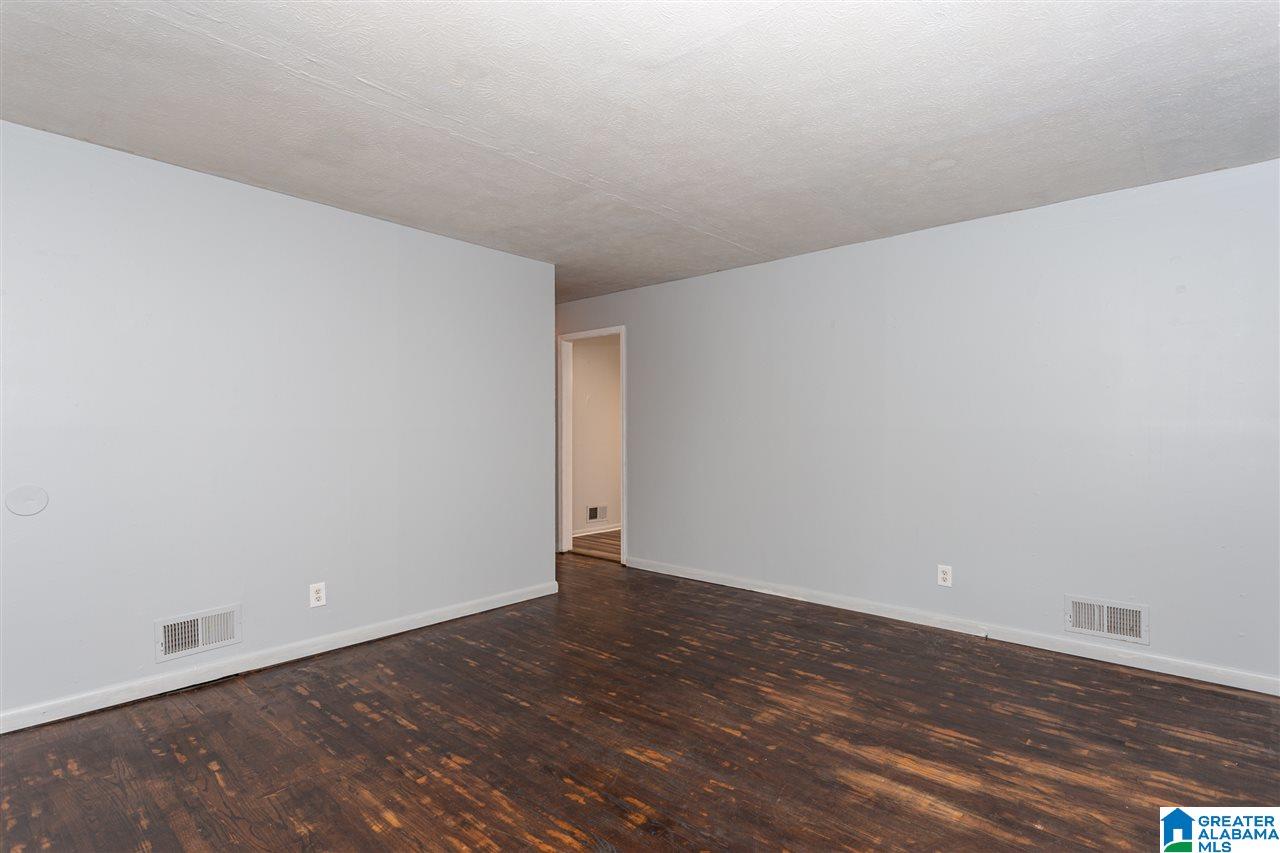336 45th Street West Anniston, AL 36206 - Photo 9 of 32
