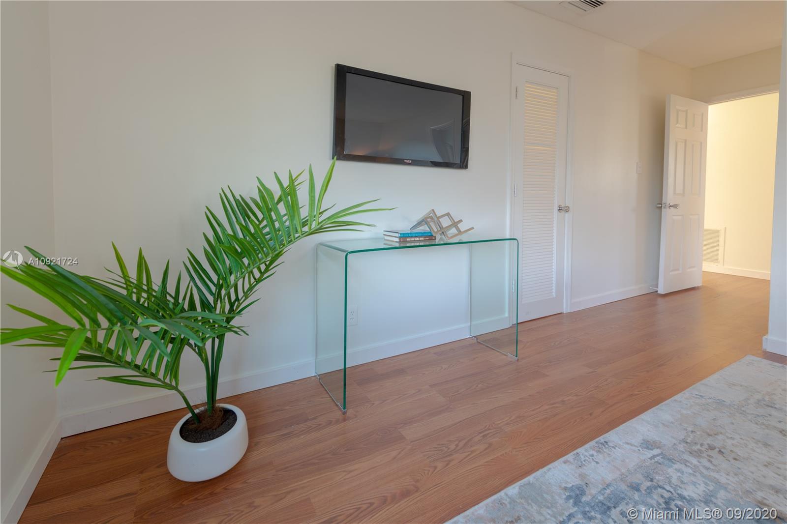 5906 Northwest 68th Terrace Tamarac, FL 33321 - Photo 11 of 19
