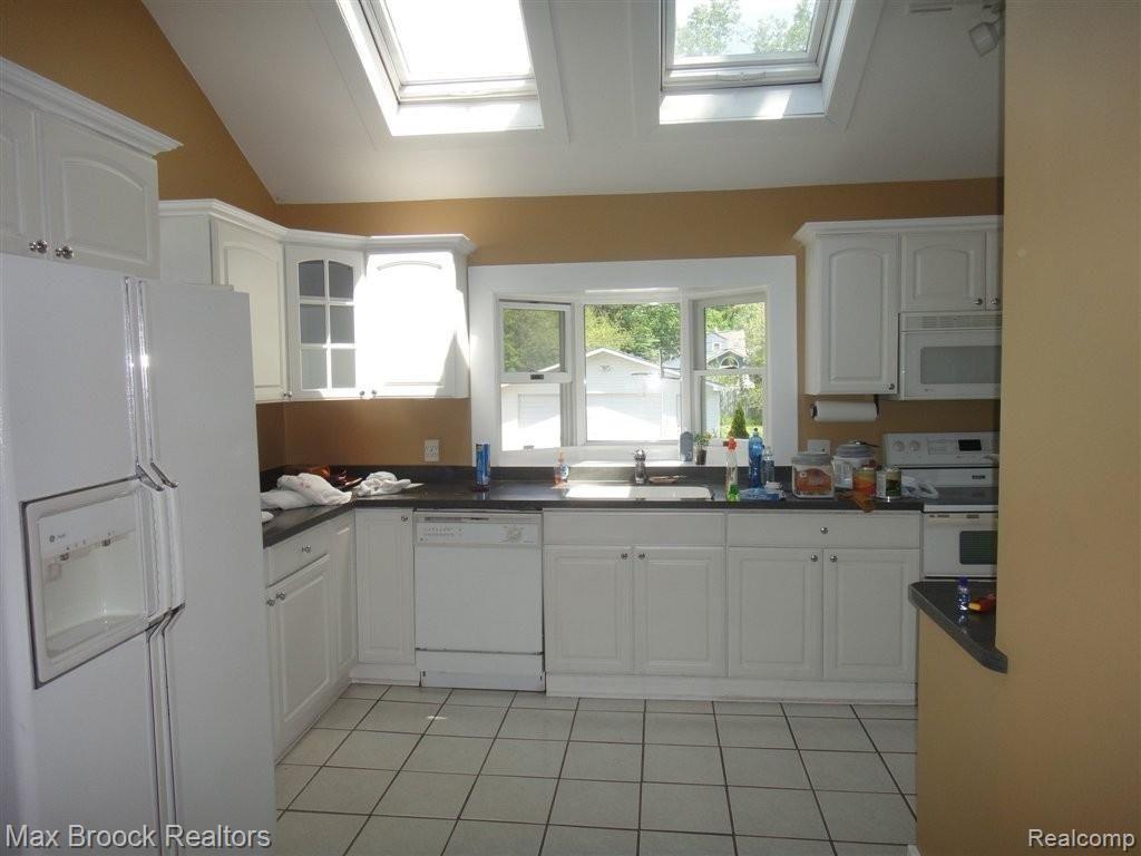 127 Woodside Road Royal Oak, MI 48073 - Photo 9 of 16 woodside 127 013.JPG