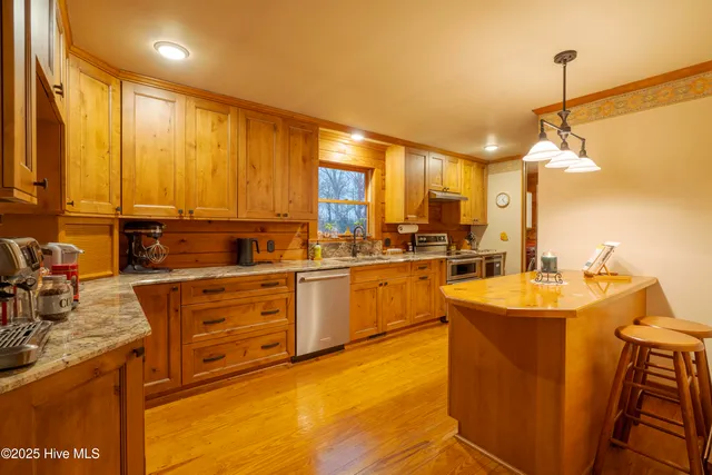 $425,000 | 400 Airplane Lane, Turkey, NC 28393