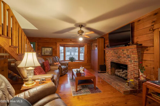 $425,000 | 400 Airplane Lane, Turkey, NC 28393