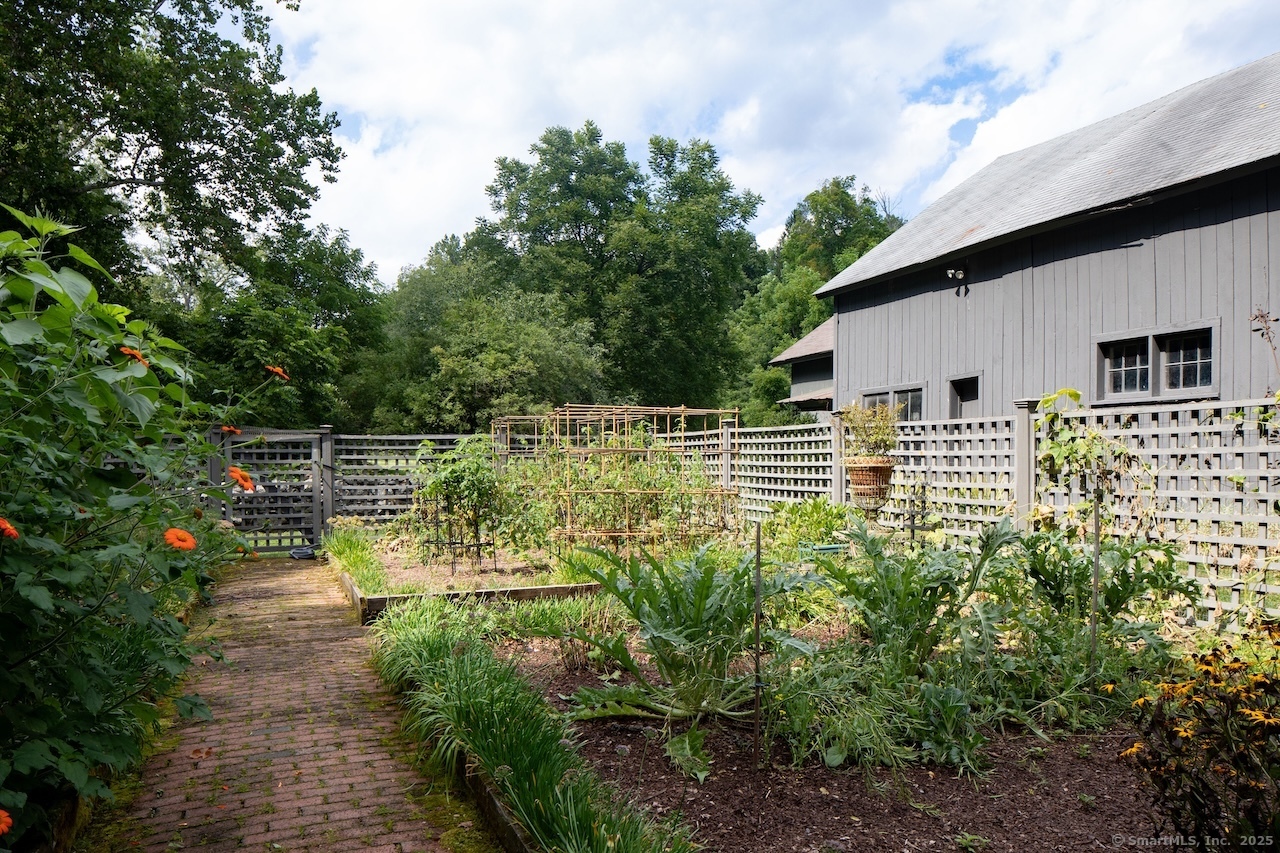 299 Main Street Salisbury, CT 06039 - Photo 37 of 40