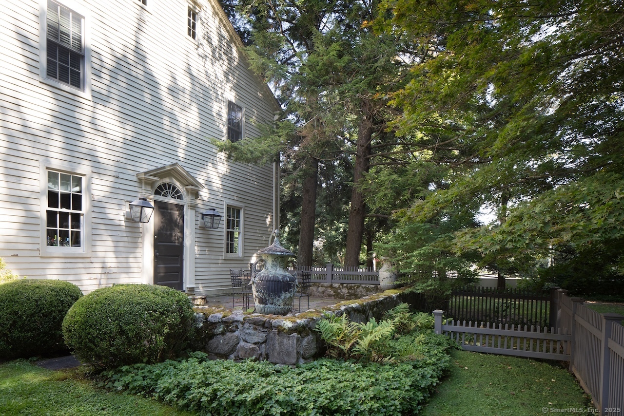 299 Main Street Salisbury, CT 06039 - Photo 9 of 40