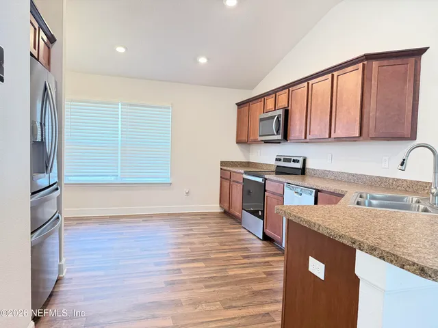 $1,900 | 7285 Gateway Court, Jacksonville, FL 32219