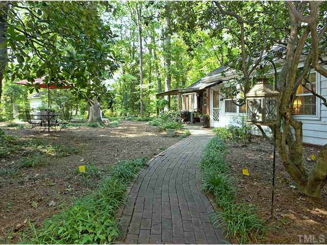 911 Runnymede Road Raleigh, NC 27607 - Photo 19 of 25 Back Yard