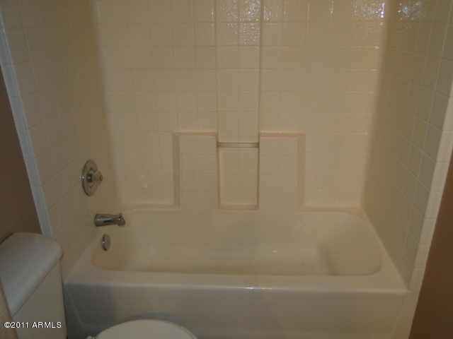 13018 West Hearn Road El Mirage, AZ 85335 - Photo 21 of 31 Upstairs Hall Bathroom