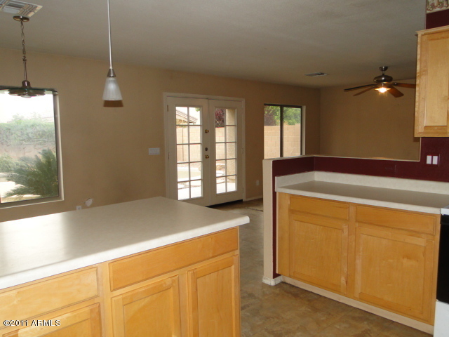 13018 West Hearn Road El Mirage, AZ 85335 - Photo 6 of 31 Kitchen
