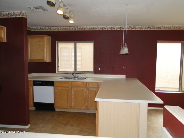 13018 West Hearn Road El Mirage, AZ 85335 - Photo 7 of 31 Kitchen