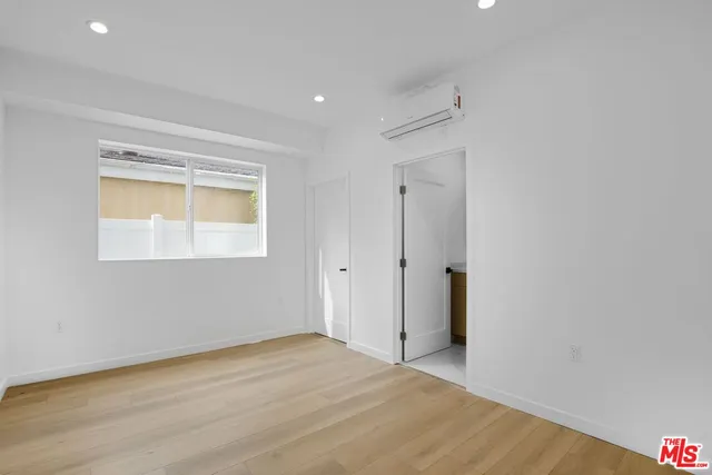 $3,207 | 10826 1/4 Hesby Street, North Hollywood, CA 91601