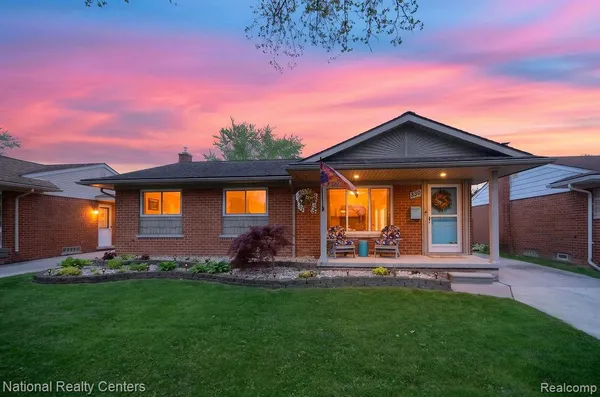 $415,000 | 330 North Chocolay Avenue, Clawson, MI 48017