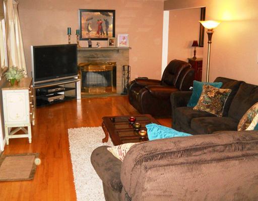 117 Virginia Road Pittsburgh, PA 15237 - Photo 7 of 8 Living Room.
