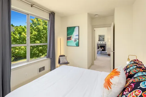 $650,000 | 2035 Eastlake Avenue East, Unit 301, Seattle, WA 98102