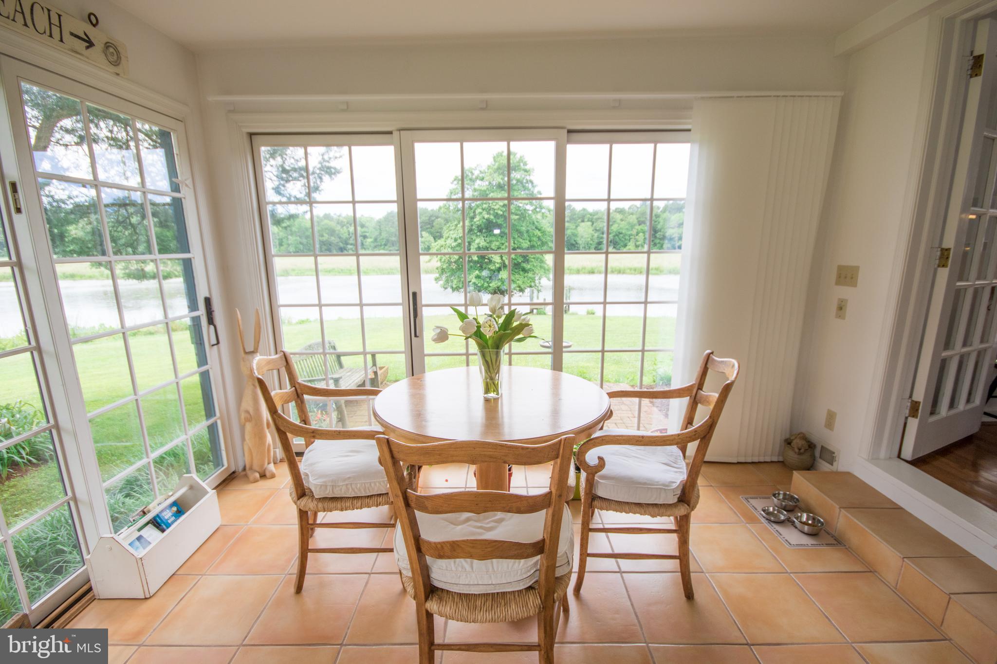 7288 Cherry Walk Road Hebron, MD 21830 - Photo 27 of 81 Dining Area in Sunroom