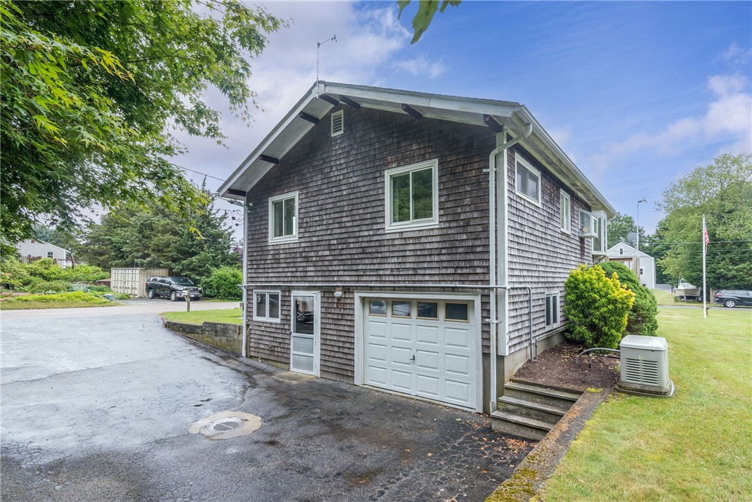 2 Stern Street Jamestown, RI 02835 - Photo 9 of 41