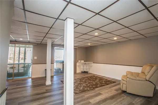 $400,000 | 29613 Forthview Road, Edwards, MO 65326
