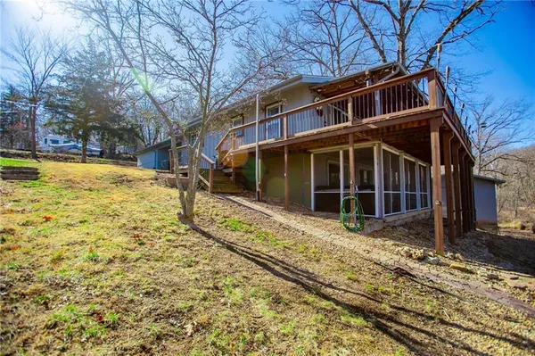 $400,000 | 29613 Forthview Road, Edwards, MO 65326