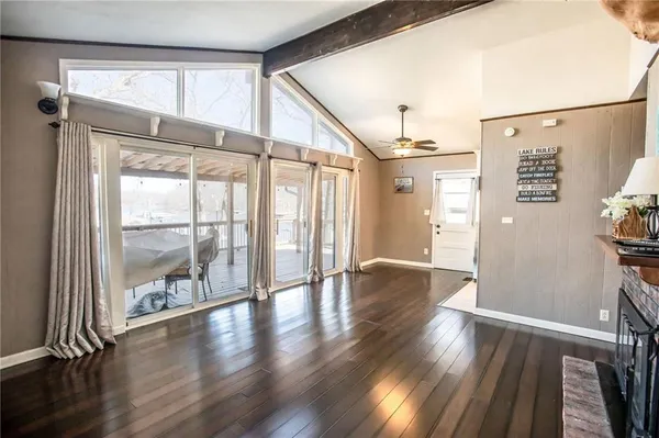 $400,000 | 29613 Forthview Road, Edwards, MO 65326