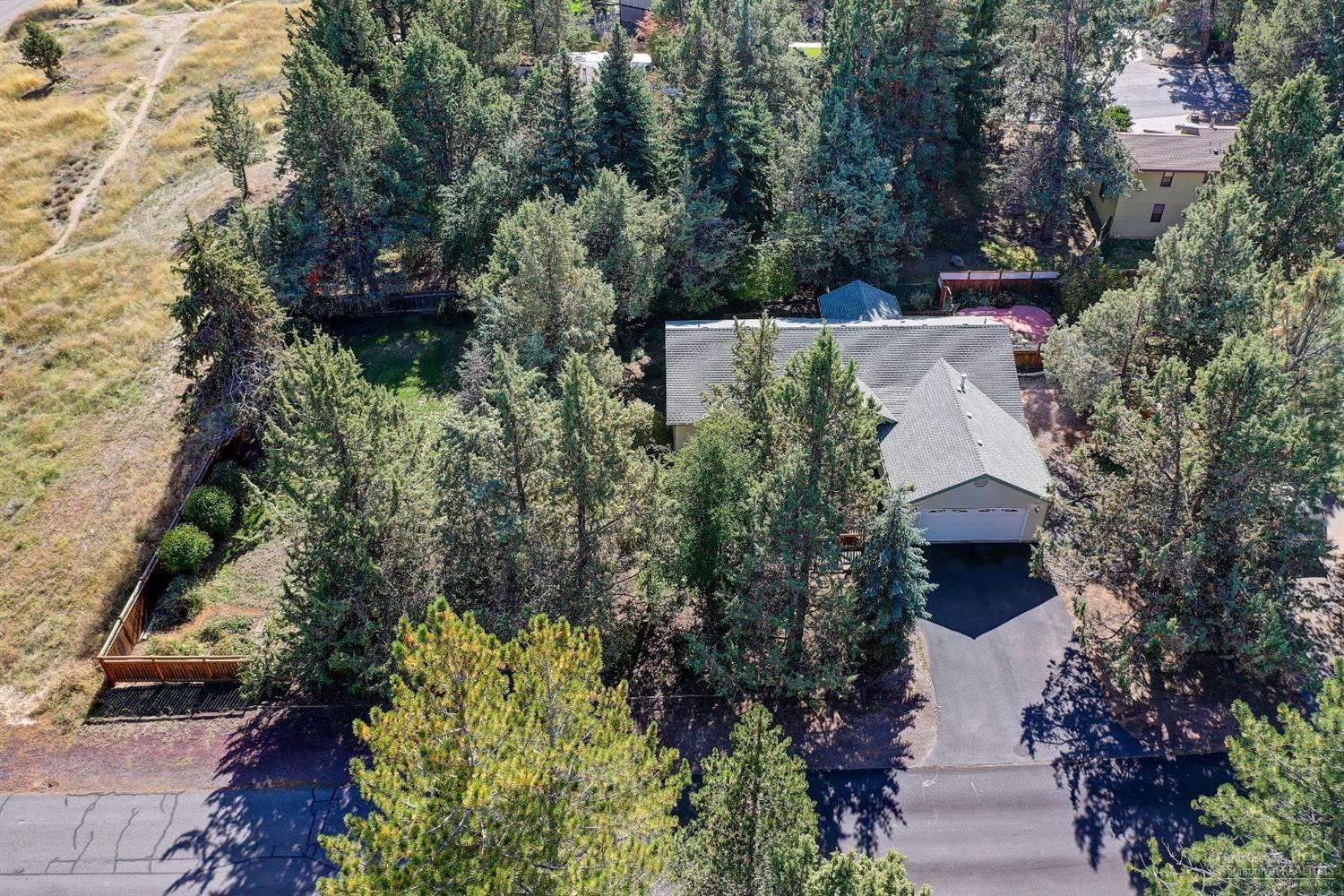 20443 Rae Road Bend, OR 97702 - Photo 24 of 25 Gallery Image 24
